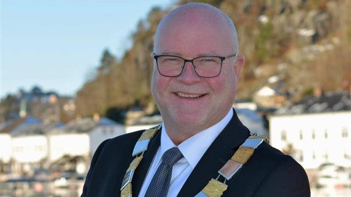 Ordfører blir sykemeldt to måneder til
