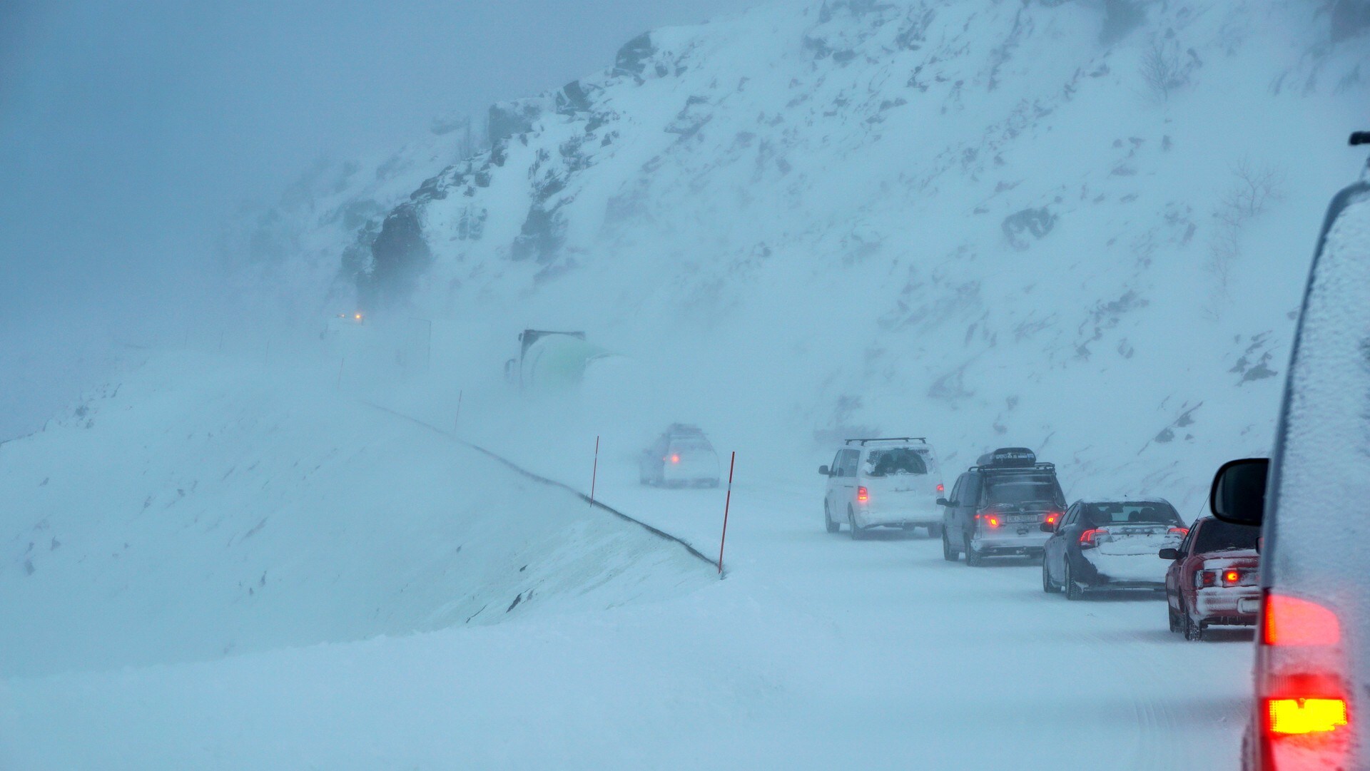 Kolonnekjøring i Finnmark i dag – NRK