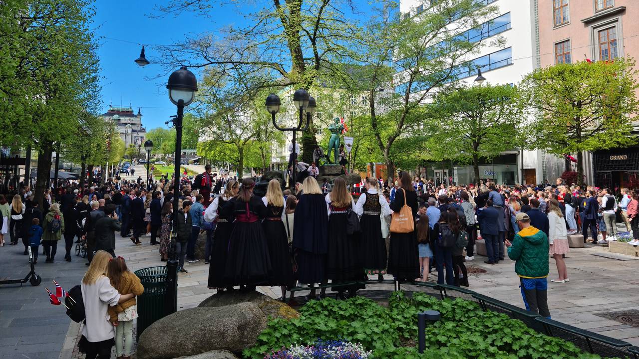 17. Mai folk