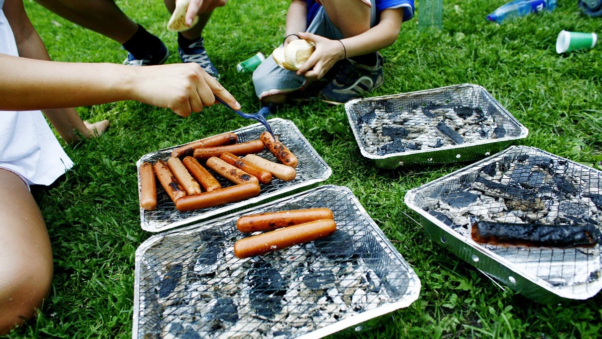 Oppfordrer til forsiktighet ved bruk av engangsgriller FOTO: Sara Johannessen