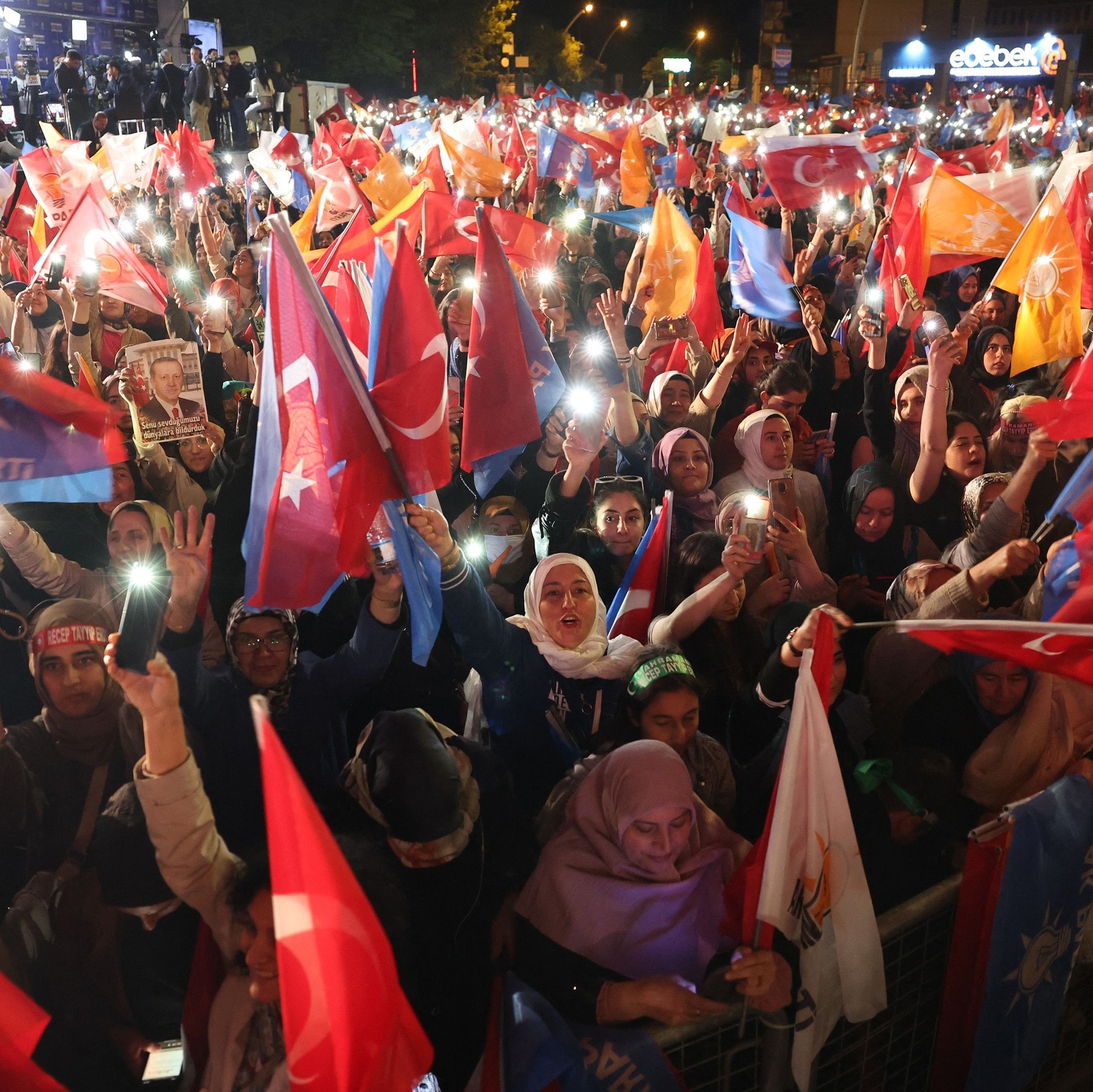 Erdogan har erklært seier – Det telles fortsatt stemmer