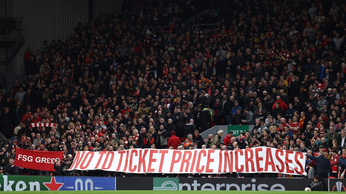 Liverpool-fans demonstrerte før sjokktap – føler seg sviktet av klubben