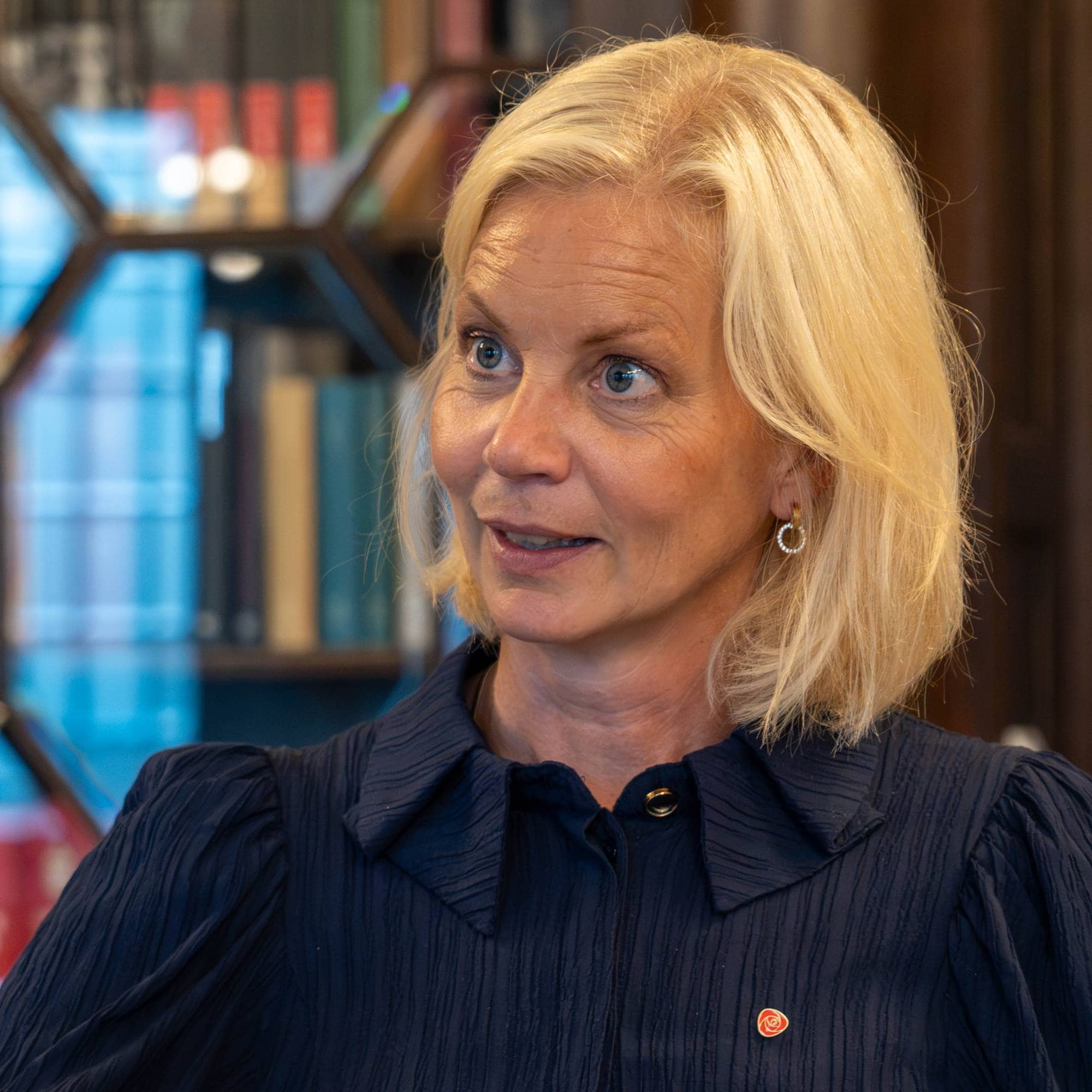 Portrettbilder av Sigrun Aasland (Ap) Forsknings- og høyere utdanningsminister.