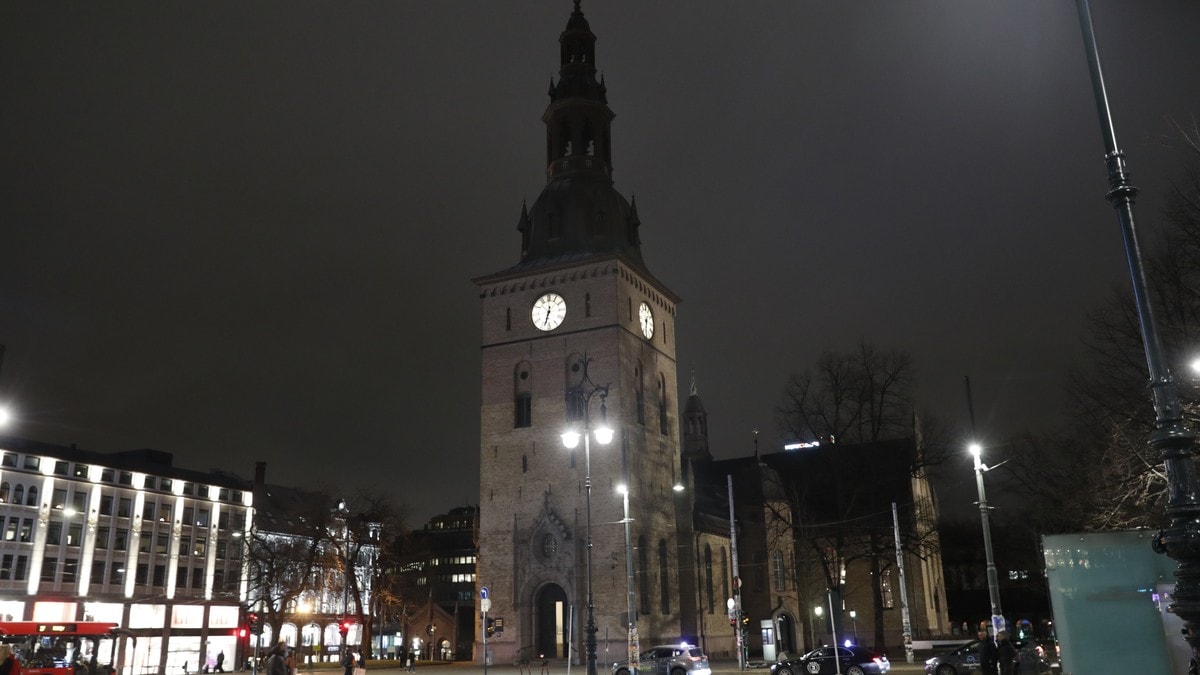 Kvinne pågrepet for ildspåsettelse utenfor Oslo domkirke