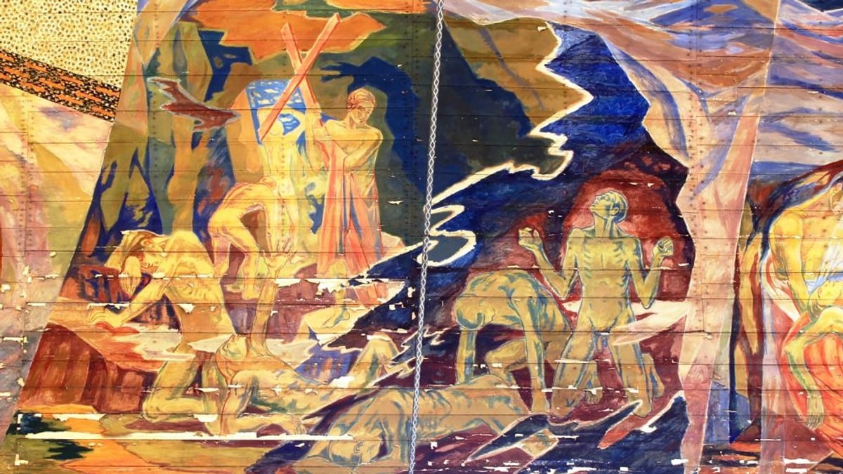 Holder på å flasse av – nå skal Norges største takmaleri reddes