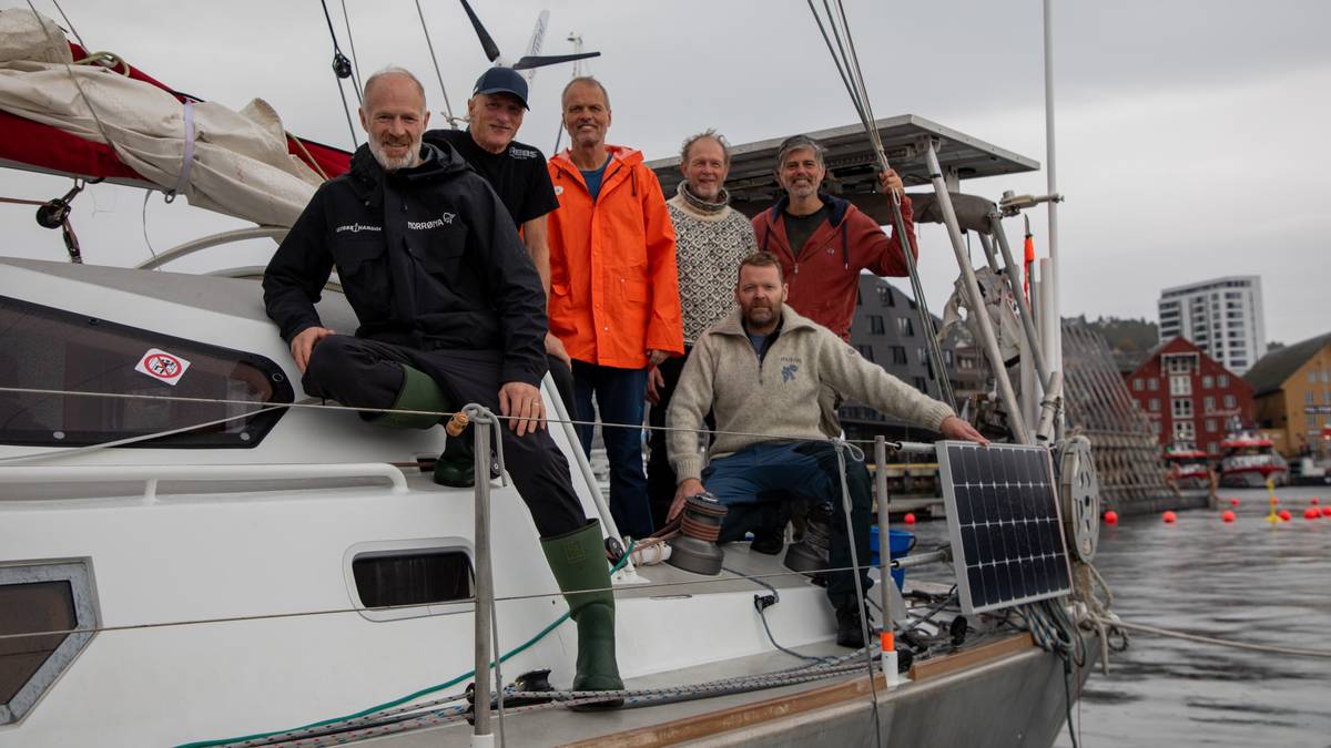 First Crossing of Svalbard’s Most Deserted Island: A Polar Expedition Adventure