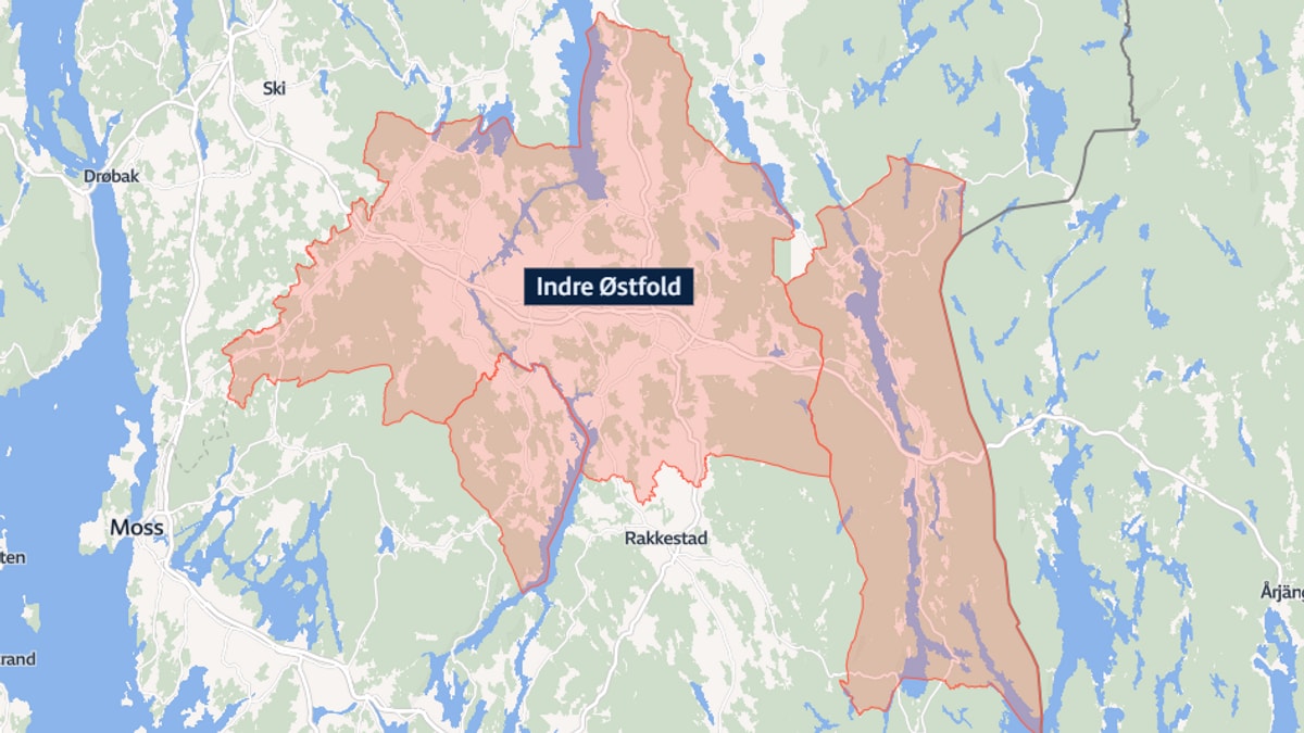 Mann omkommet etter traktorvelt
