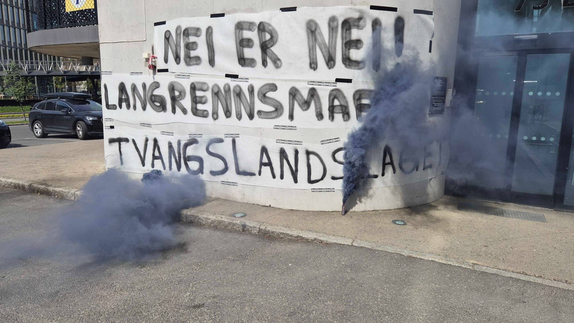 Demonstrasjon utenfor Ullevaal stadion