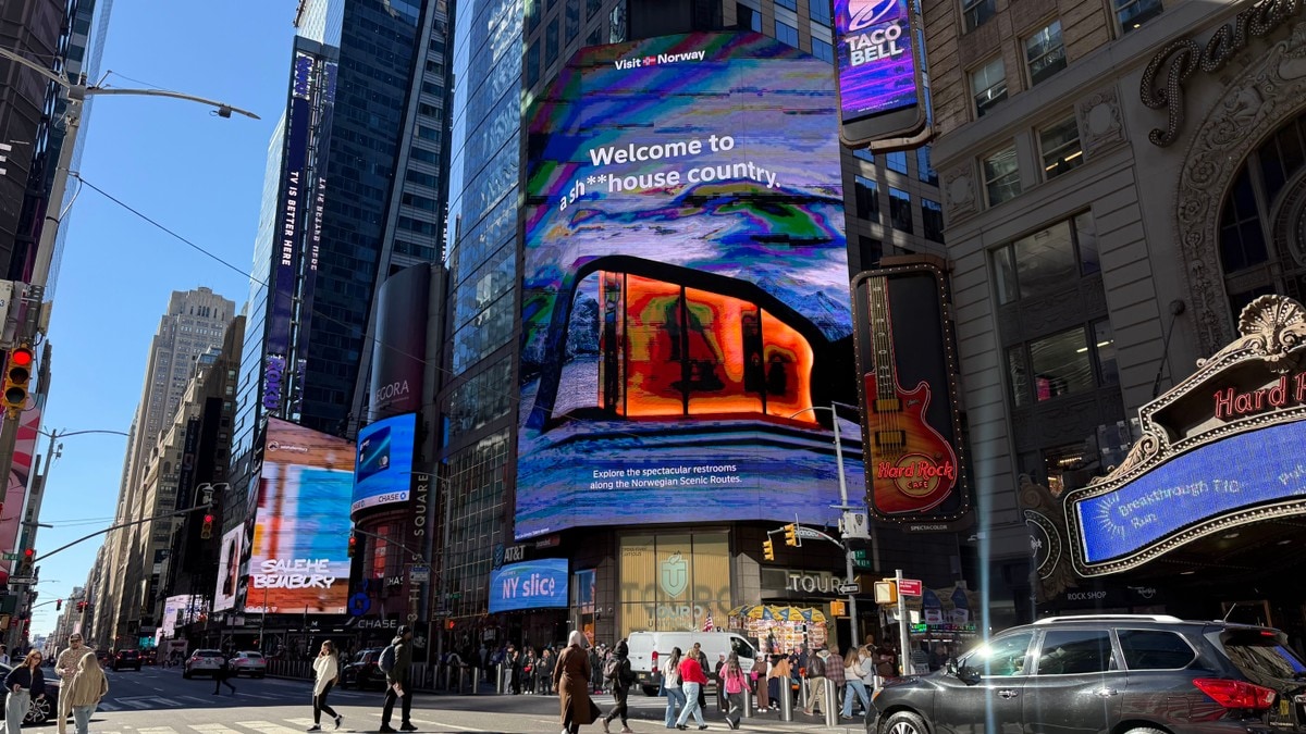 Fyrer løs mot Trump på Times Square