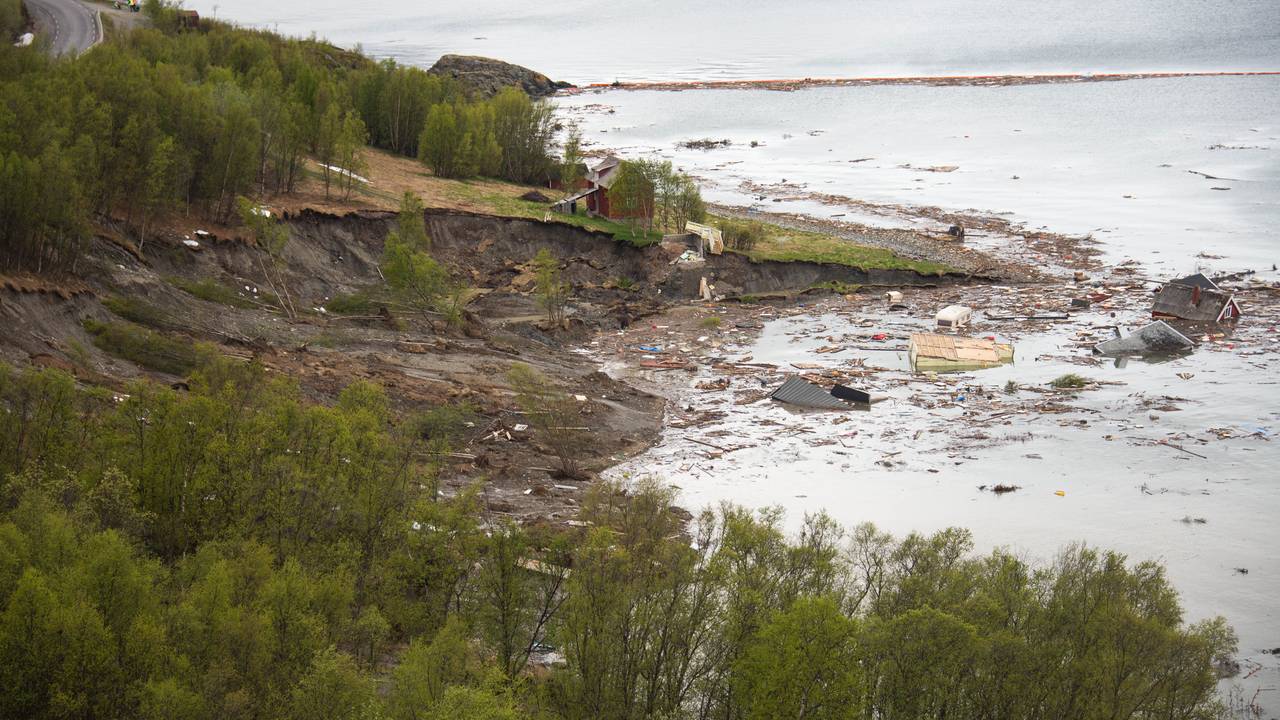 Oppryddingsarbeid etter jordskredet i Alta