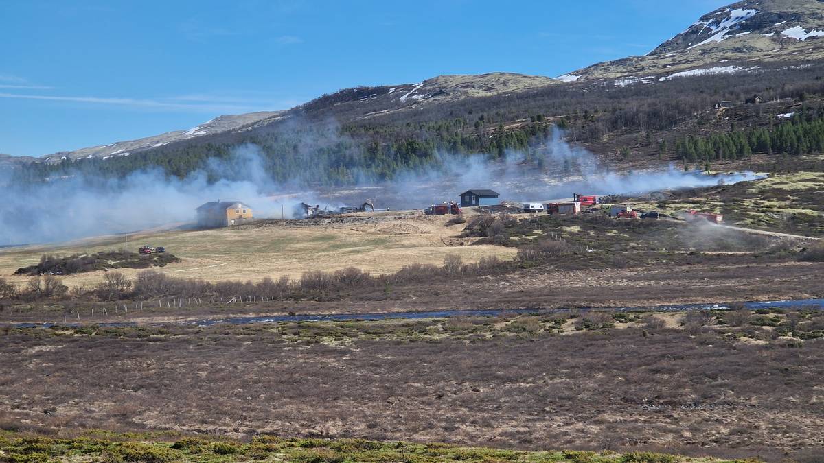 Brann ute av kontroll i Folldal