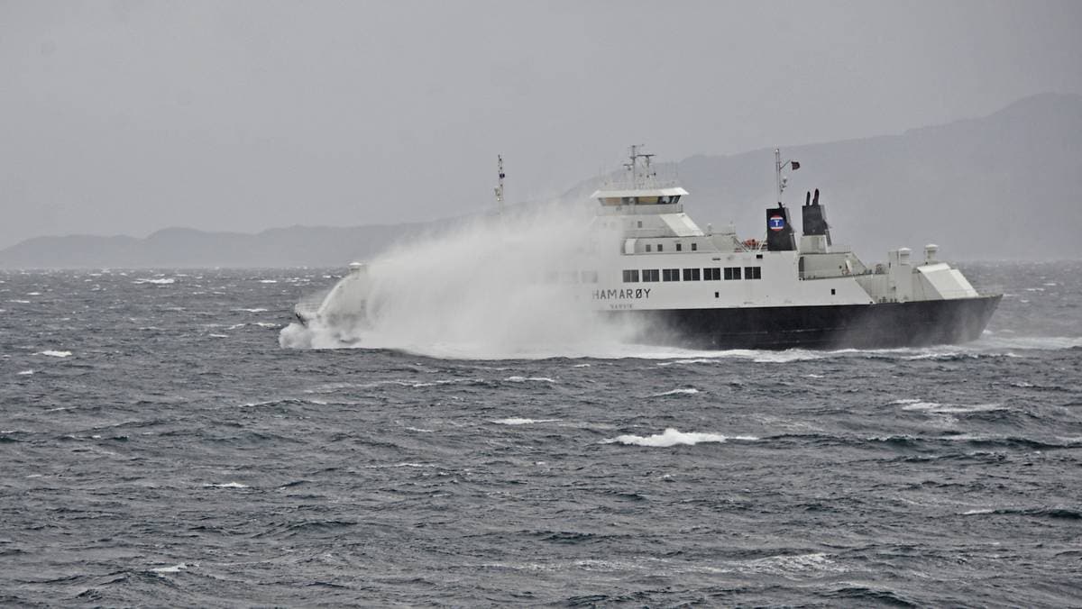 Full storm på vei: Påskeutfarten kan bli krevende i Nord-Norge