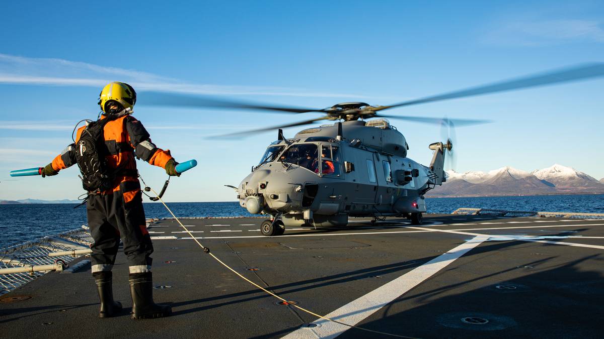 Il Ministero della Difesa e delle Forze Armate tiene una conferenza stampa sugli elicotteri – NRK Norvegia – Panoramica delle notizie da varie parti del paese