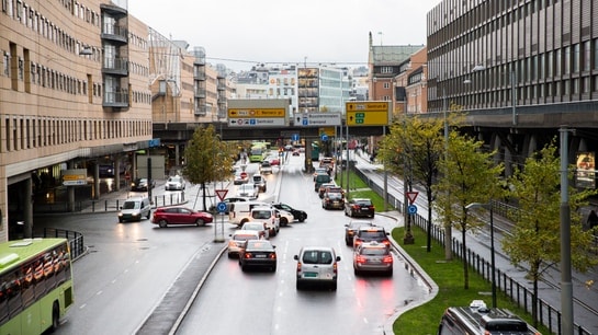 Regjeringen åpner for nullutslippssoner: – Smålig