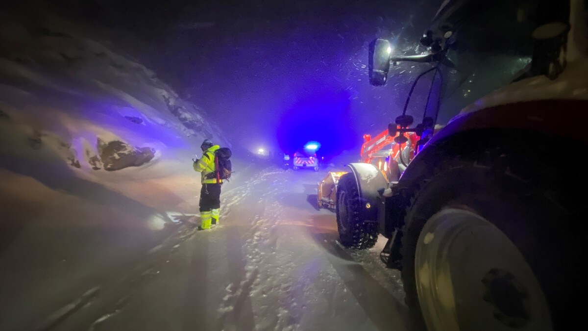 Uvær langs kysten av Vest-Finnmark – snøskred sperrer veien til Hammerfest