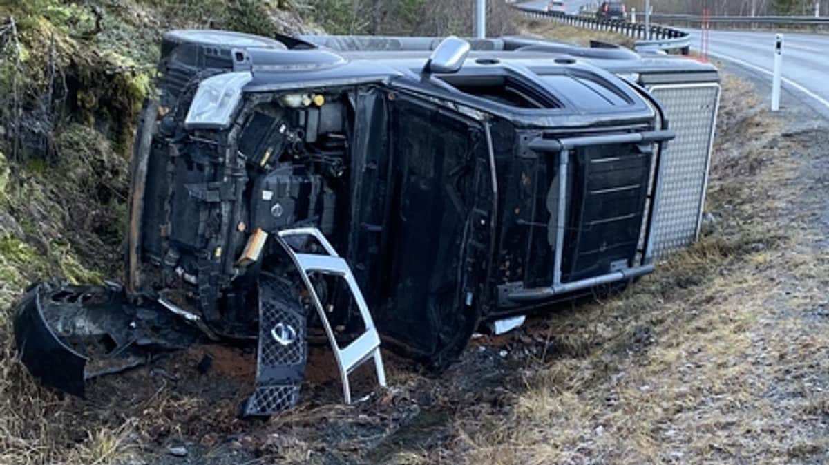 E6 stengt etter utforkjøring