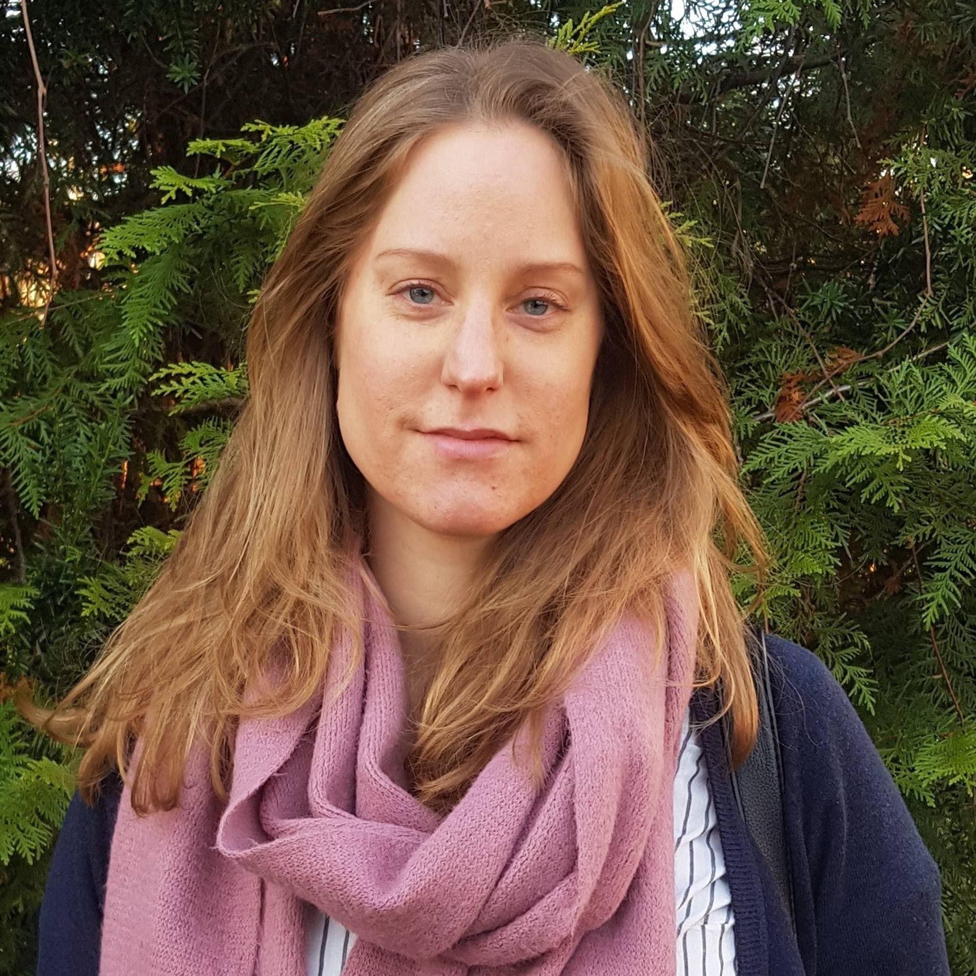 Forsker Lisa Burrell ved NTNU 