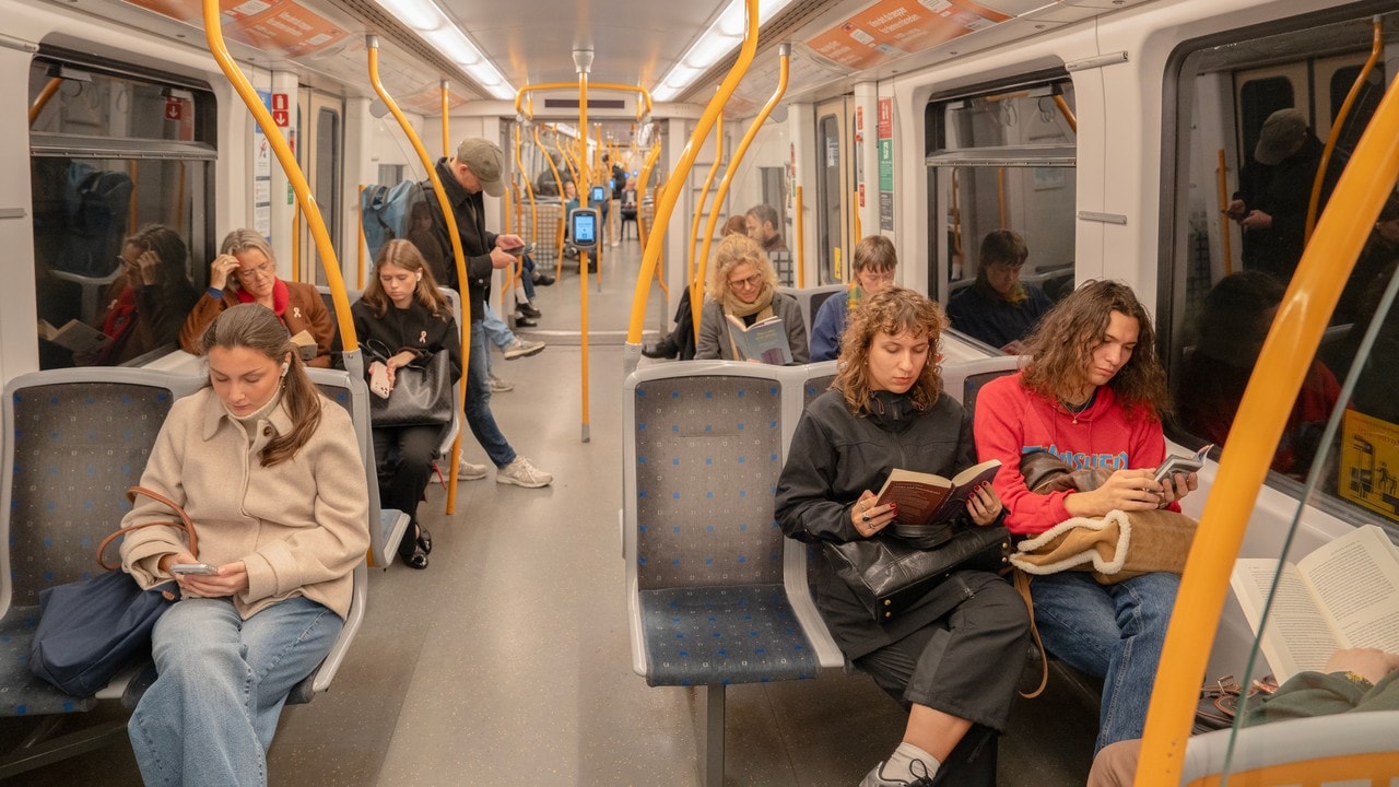 Oslo Organizers Launch Subway Book Clubs to Curb Screen Time