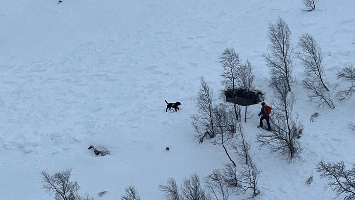 Snøskred ved skisenter – kvinne frakta til sjukehus