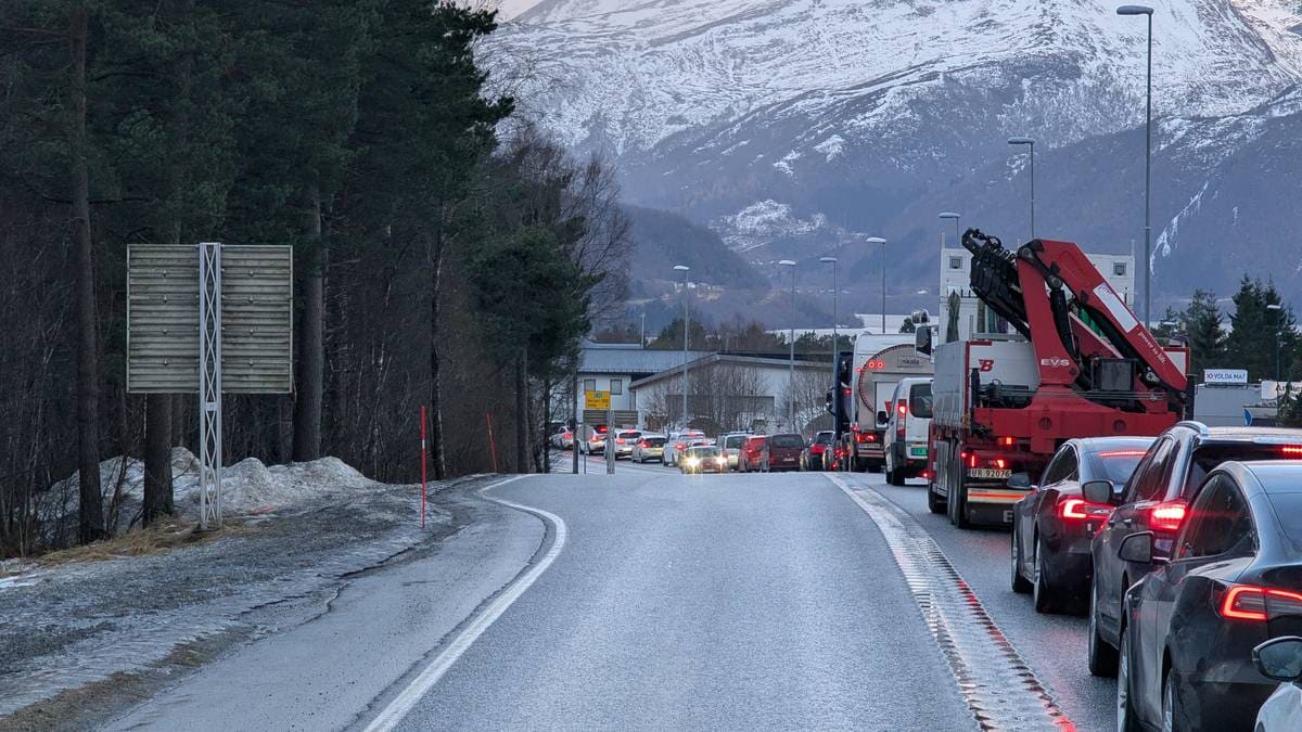 Alvorleg ulykke på E39 i Volda