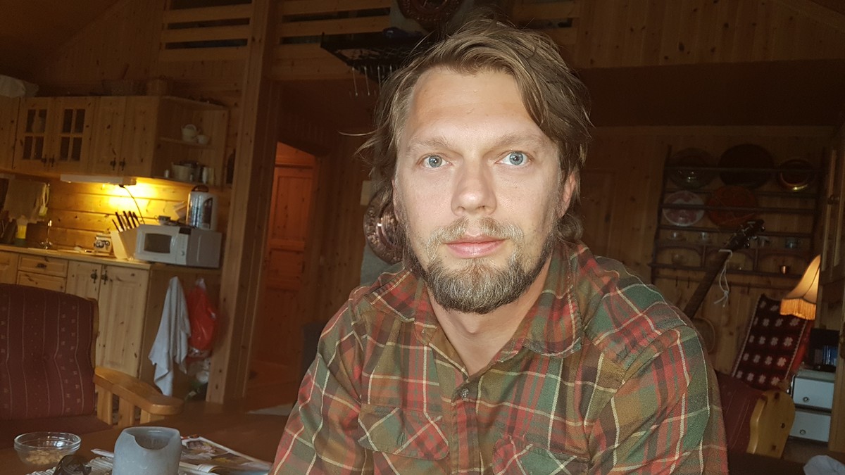 Jonny gjekk over fjellet d&aring; E6-tunnelen stengde