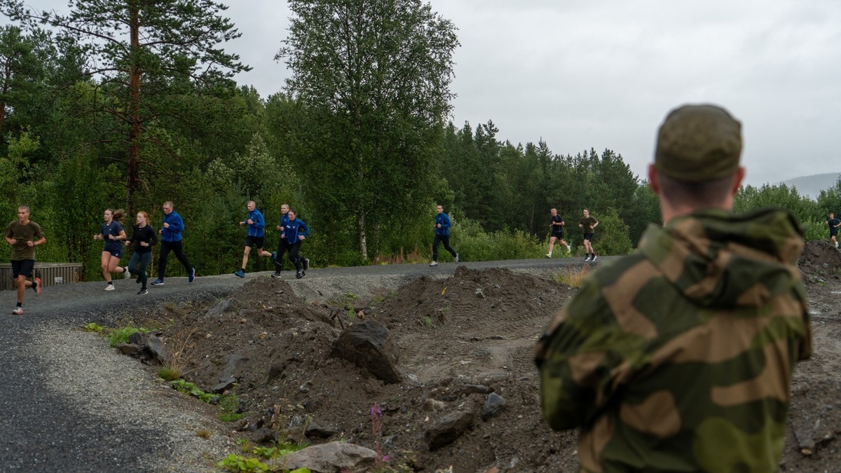 1 av 4 har ikke god nok kondis til militæret: – Sommerkropp har ikke noe med Forsvaret å gjøre