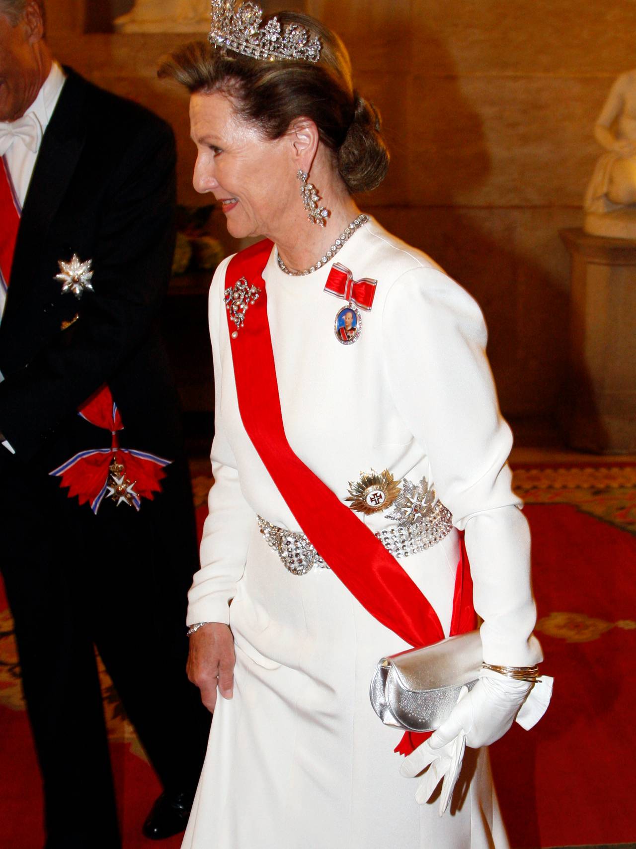 Dronning Sonja hvit kjole