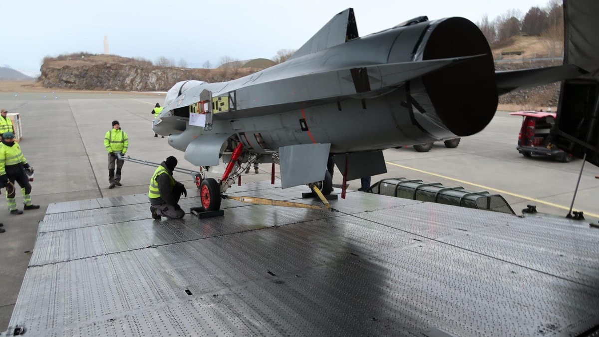 Forsvarsministeren om F-16-fly: – Eg har ikkje sagt at dei var leverte