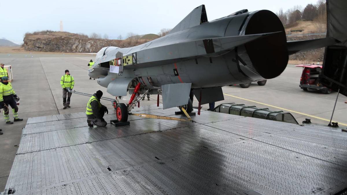 Forsvarsministeren om F-16-fly: – Eg har ikkje sagt at dei var levert