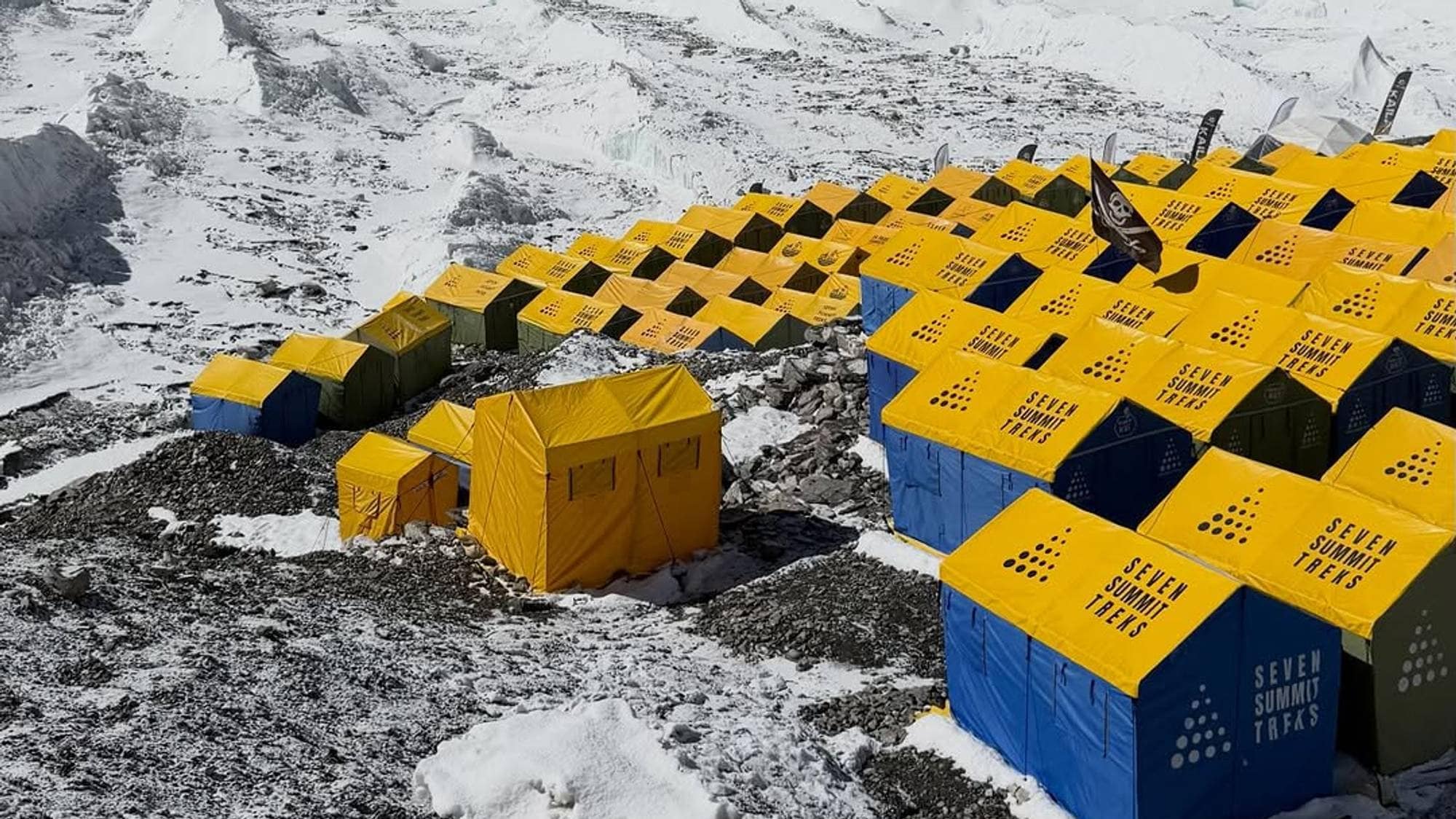 Base camp mount everest 