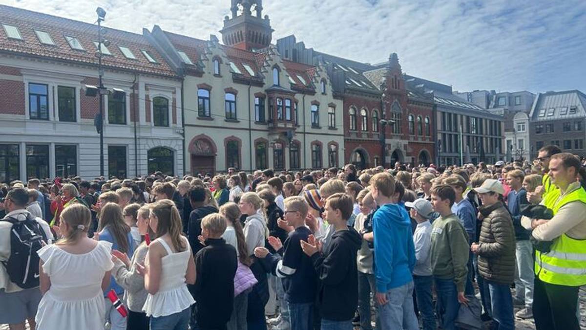 Elever markerer frigjøringsdagen