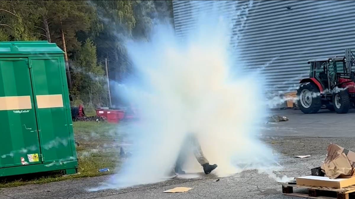 Ulykke under militærøvelse – her sprenger røykgranaten