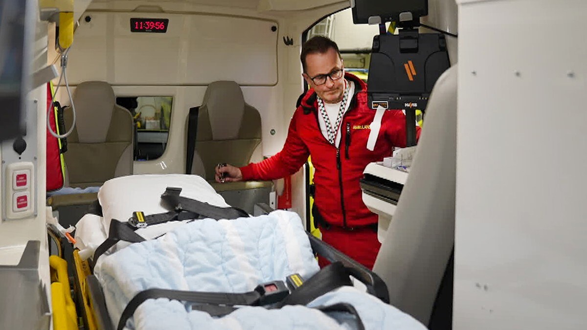 Ambulansearbeider fortviler: – Beredskapen er på bristepunktet