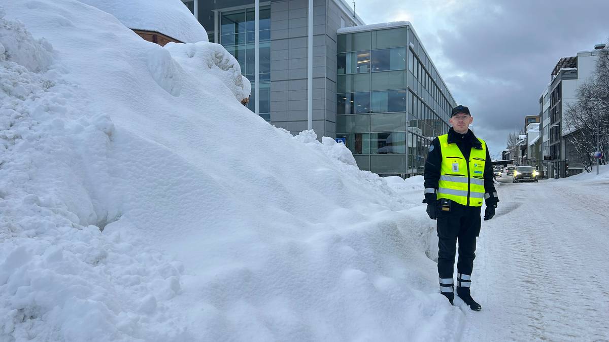Heftig snøfall skaper problemer i Tromsø: – Ingen steder å legge snøen