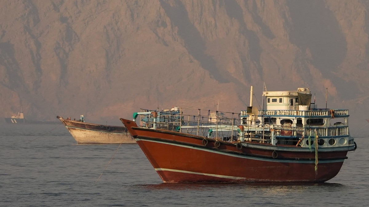 Lover gjenåpning av Hormuz: – Stor usikkerhet