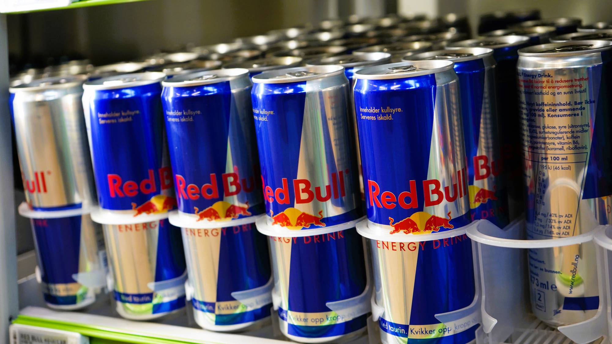 energidrikker i butikkhyller
