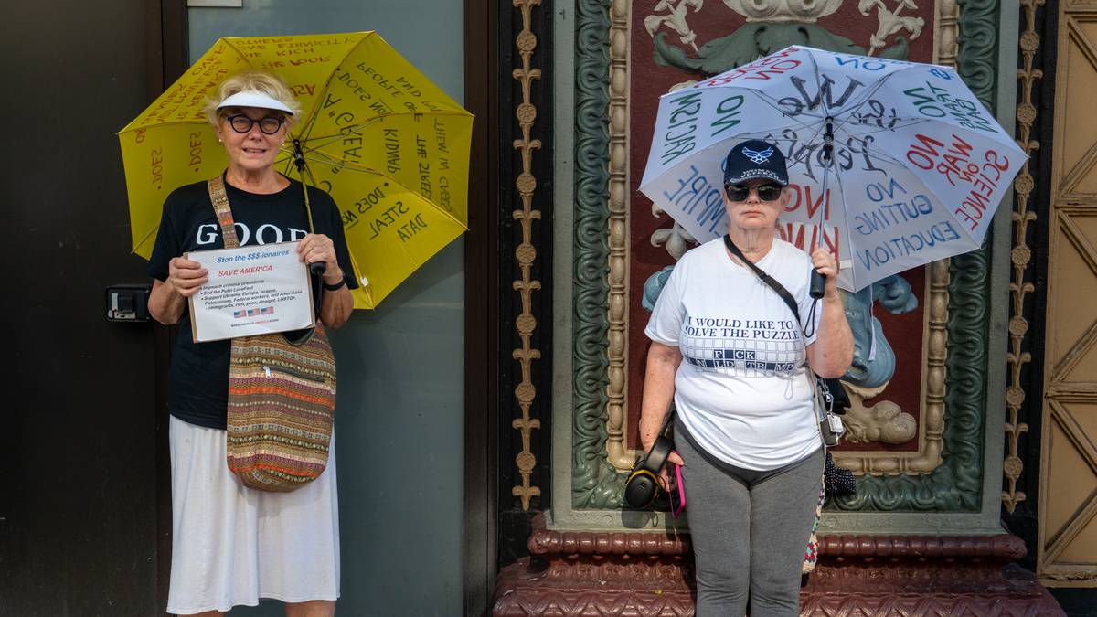 Over 1000 byer i USA demonstrerer mot Trump