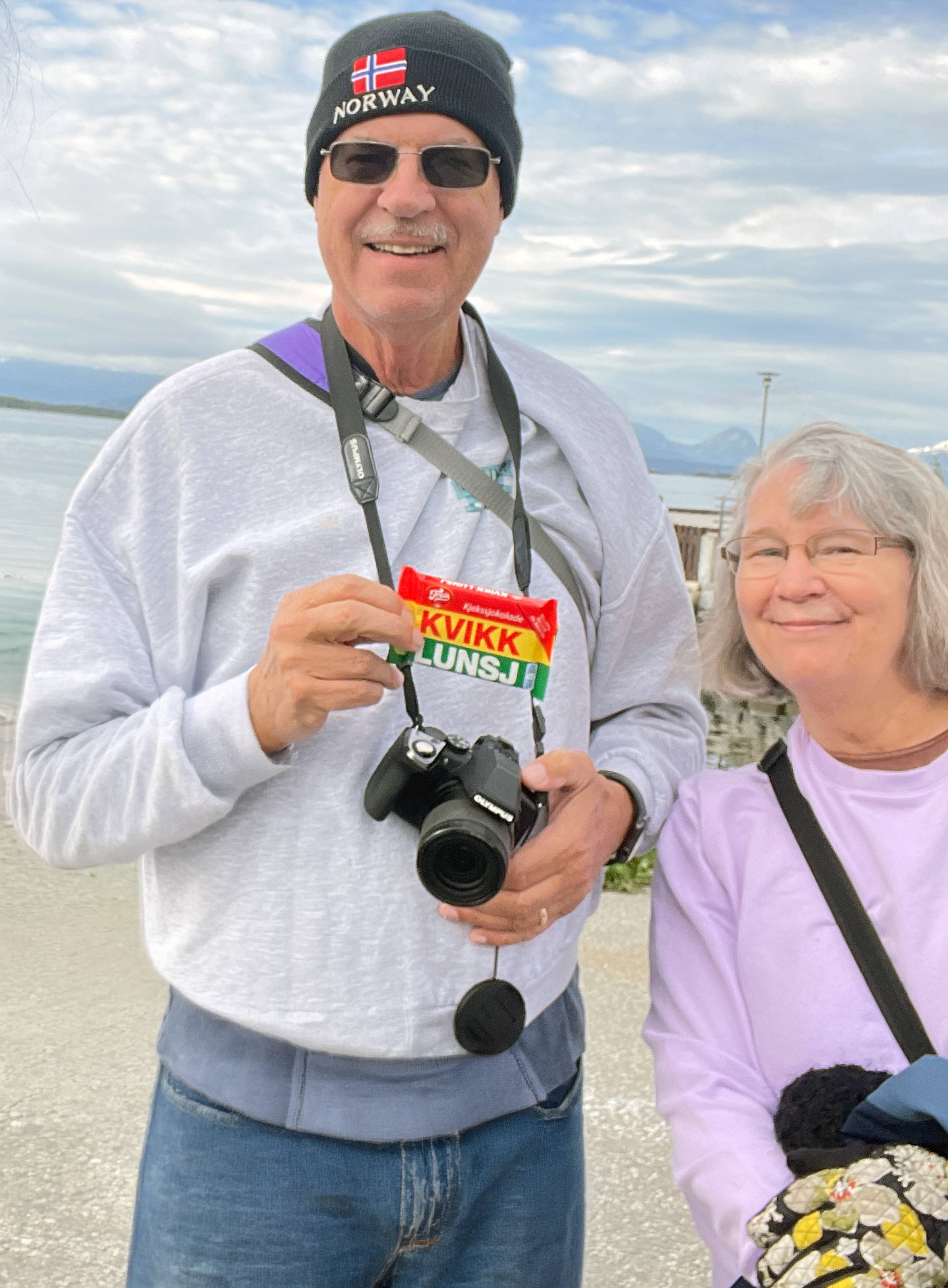 To amerikanske cruiseturistar med Kvikk Lunsj