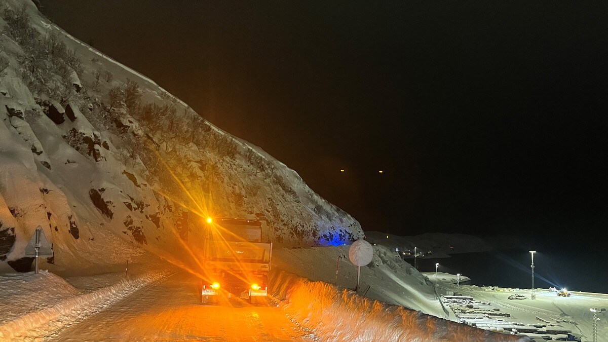 Hammerfest fortsatt innesperret av snøskred: Nytt skred gikk i natt