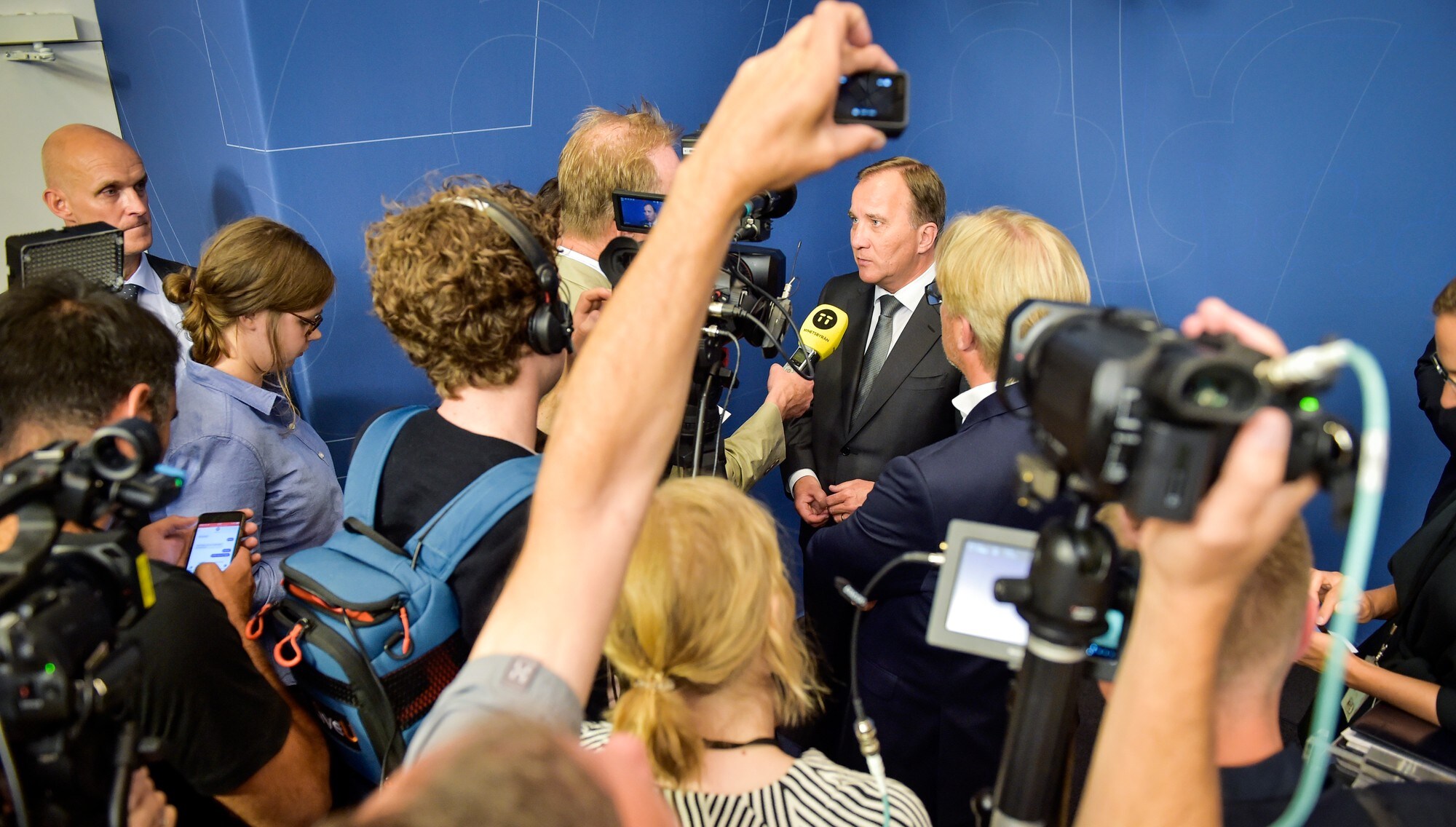 Mistillitsforslag kan felle Sveriges regjering: Löfven ...