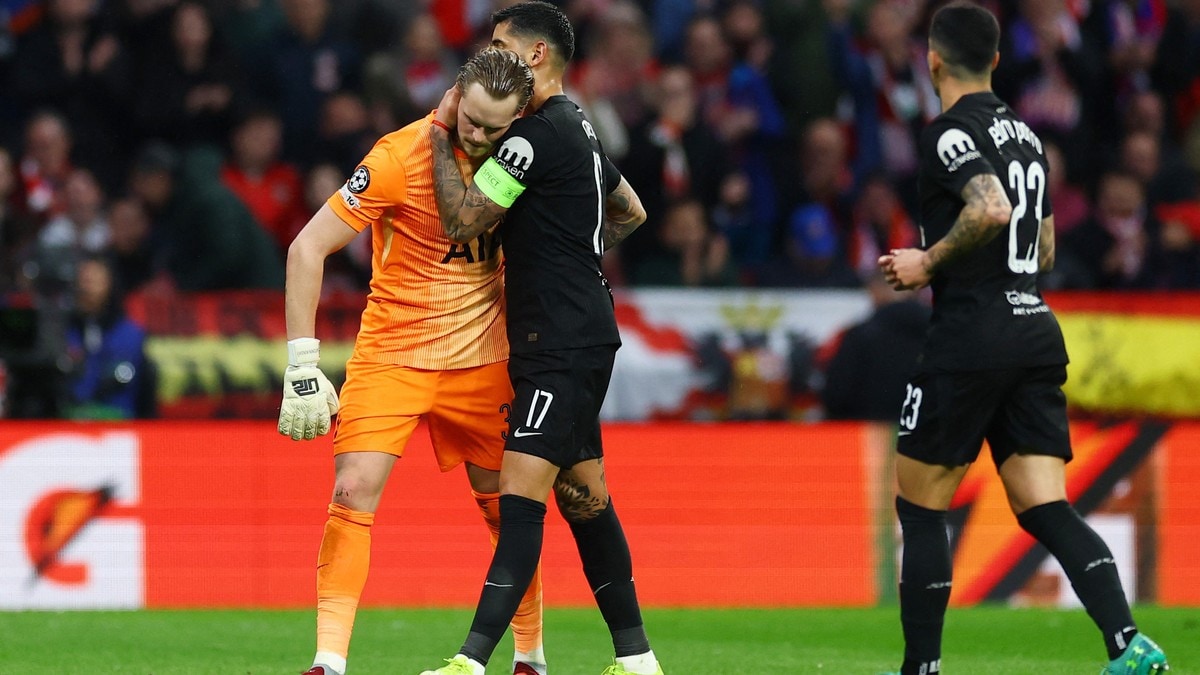 Tabbe-keeper byttet ut etter 16 minutter