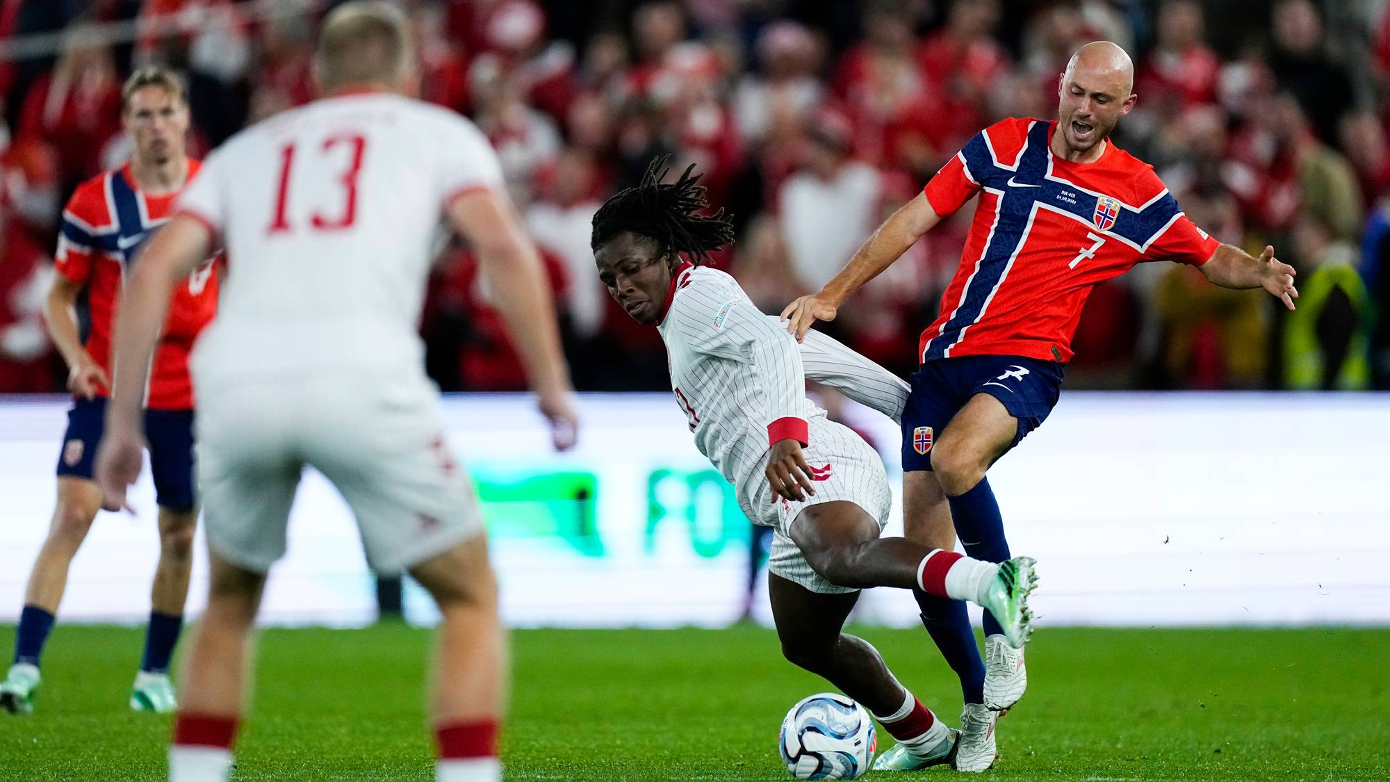 fotballspillere i kamp
