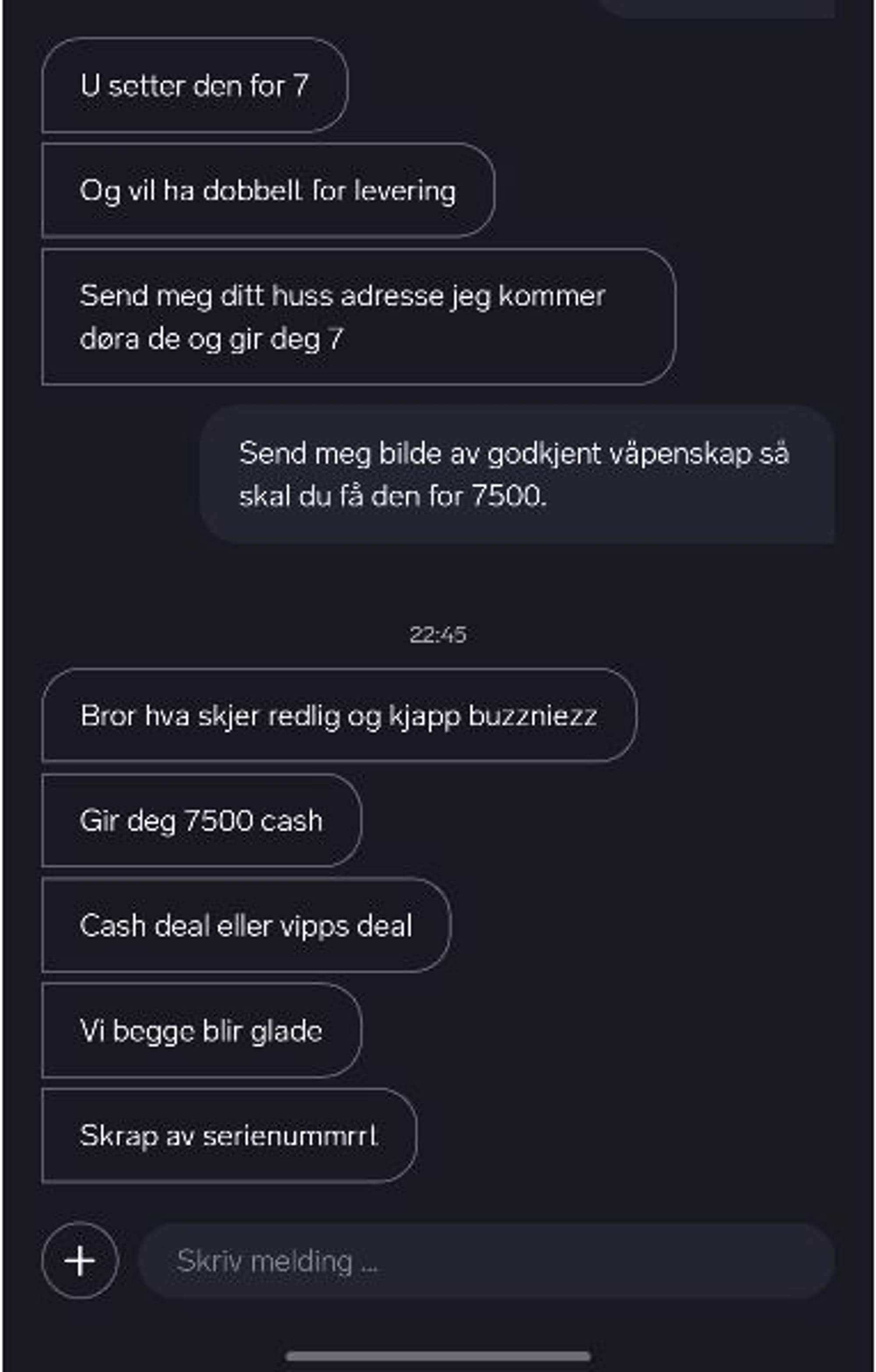 Skjermbilde av en tekstsamtale om kjøp og salg av en gjenstand med forespørsel om serienummer.
