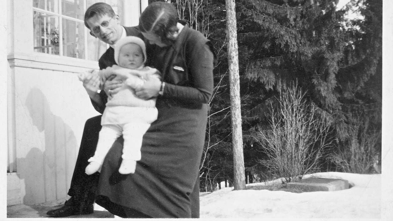 Einar, Elfrida og Berit Høigård.