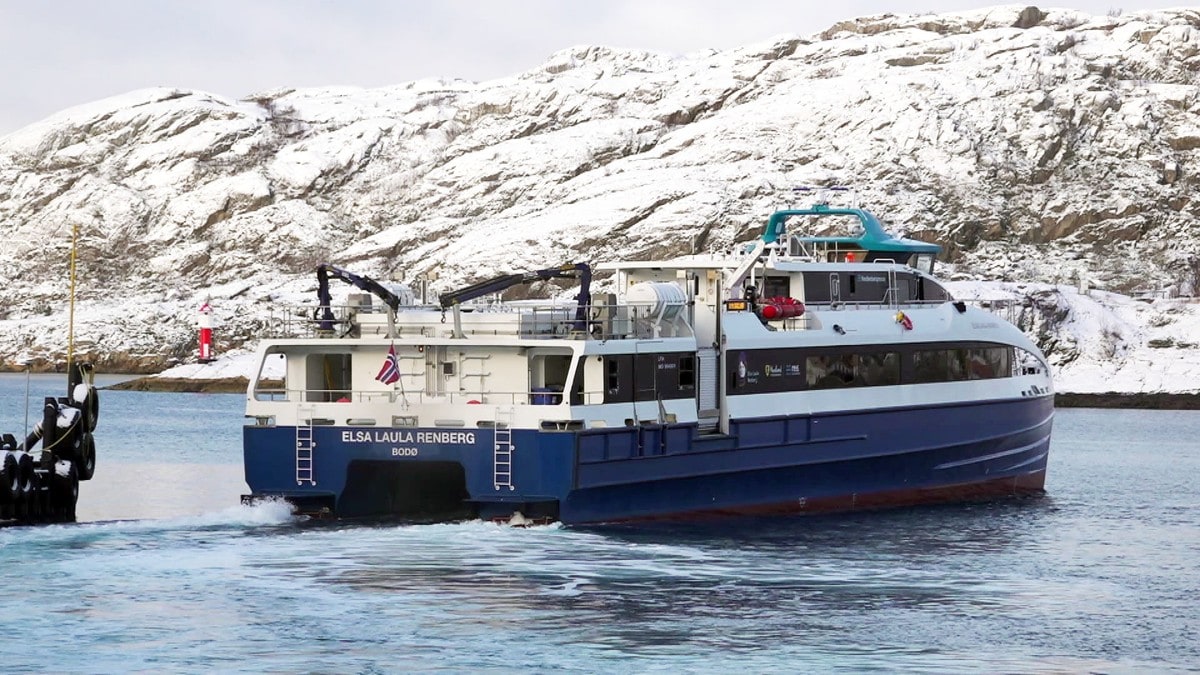 Jobber med &aring; sette inn ekstra hurtigb&aring;t og ferge