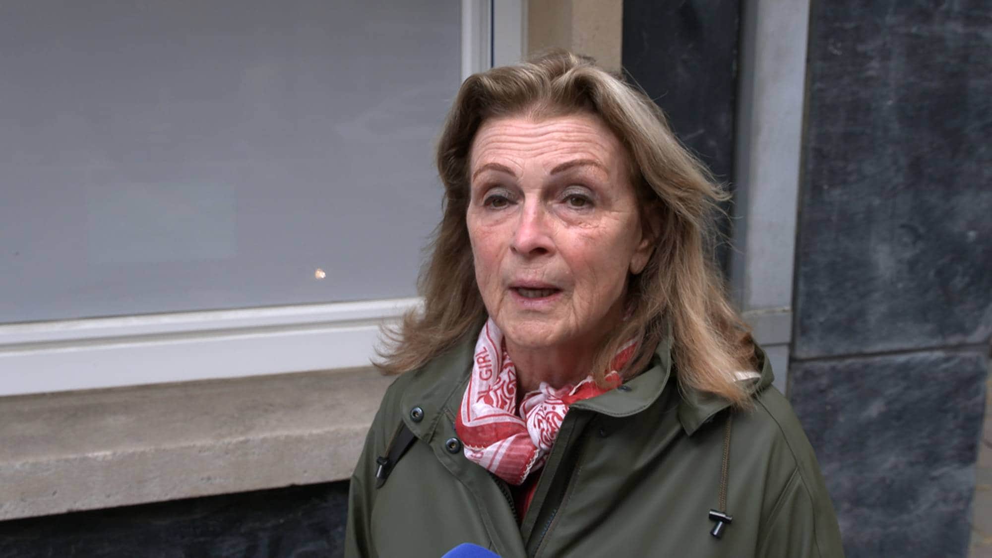 kvinne på gata
