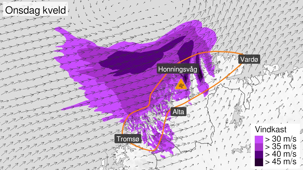 Venter orkan på kysten i nord: Flere stengte veier og innstilte ferger