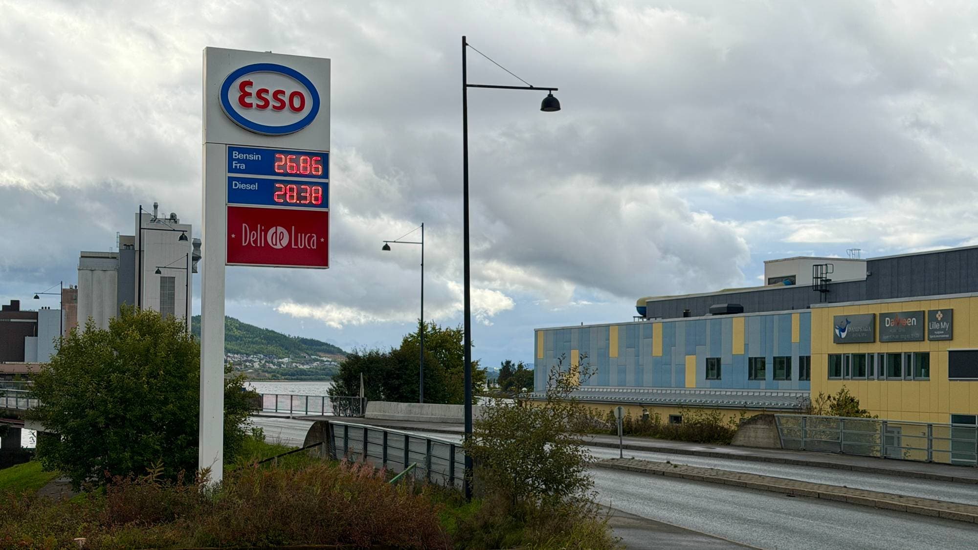 Dieselbrølet aksjonerer mot høye drivstoffpriser på E6 ved Steinkjer. 