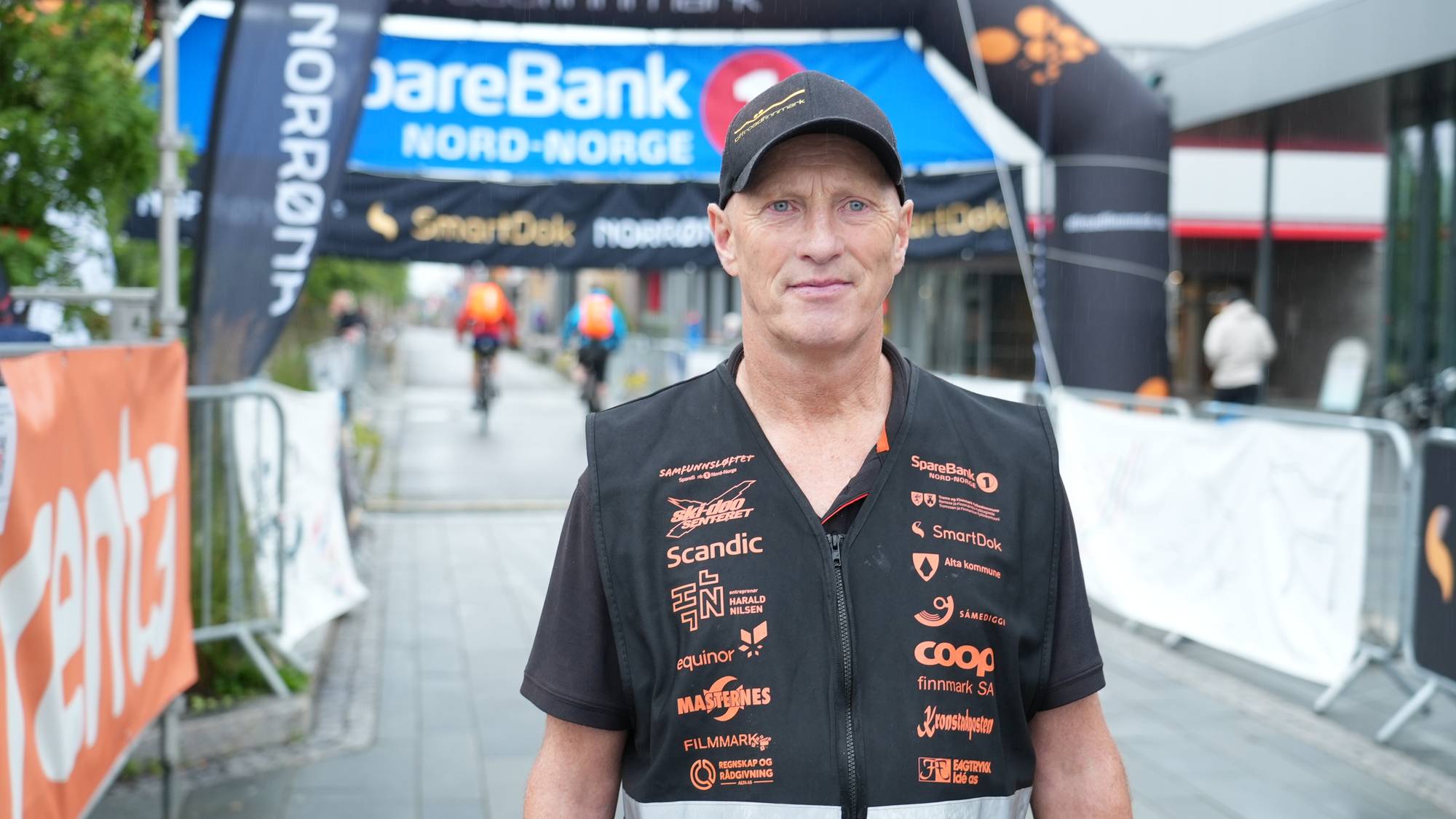 en mann med hatt