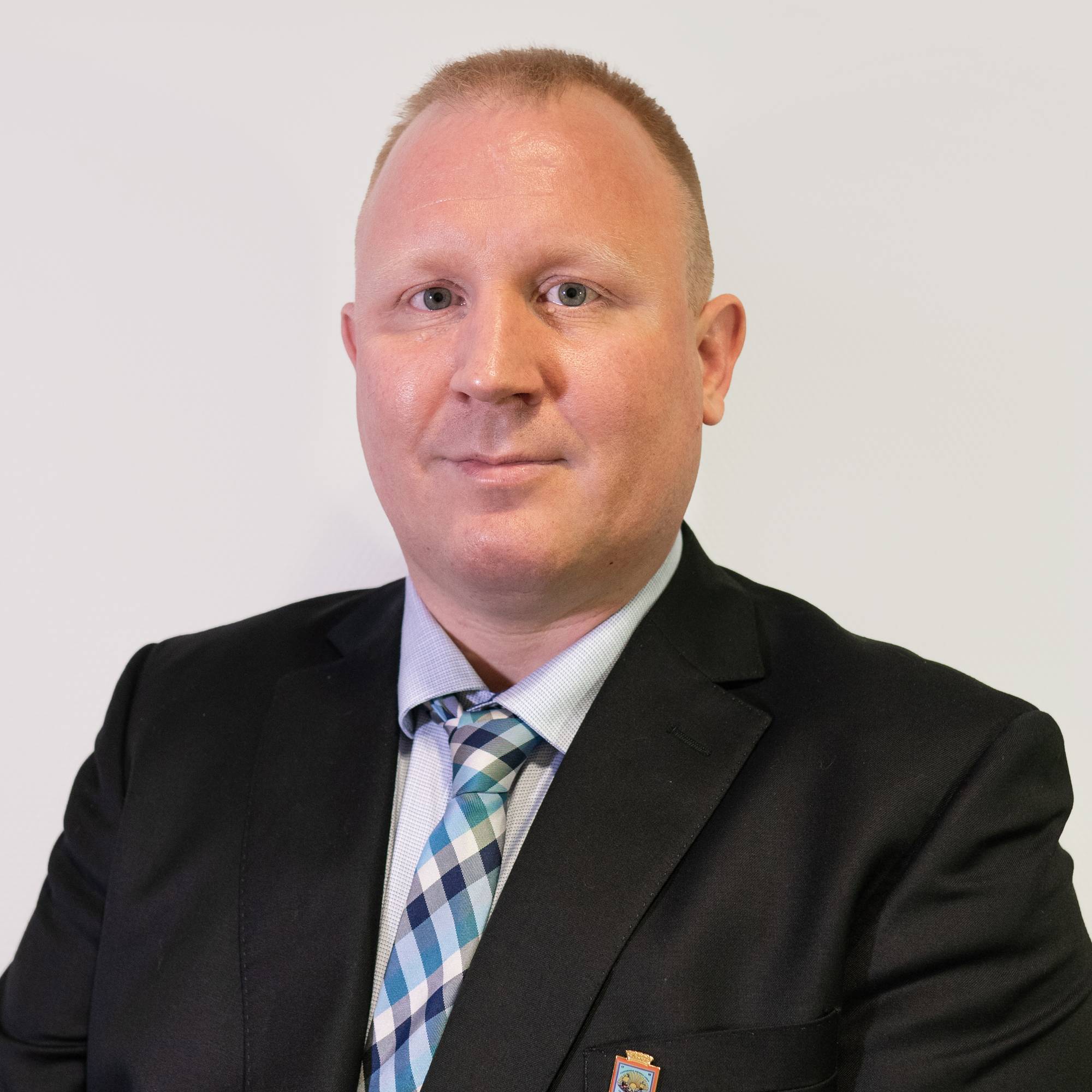 Ordfører i Vardø i perioden 2023-2027 er Tor Erik Labahå (Sp)